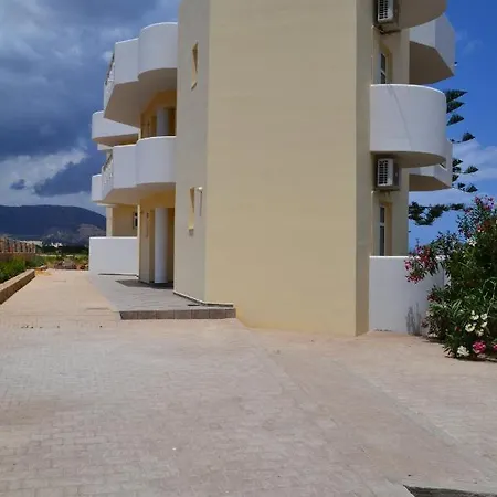 Asteri Aparthotel *